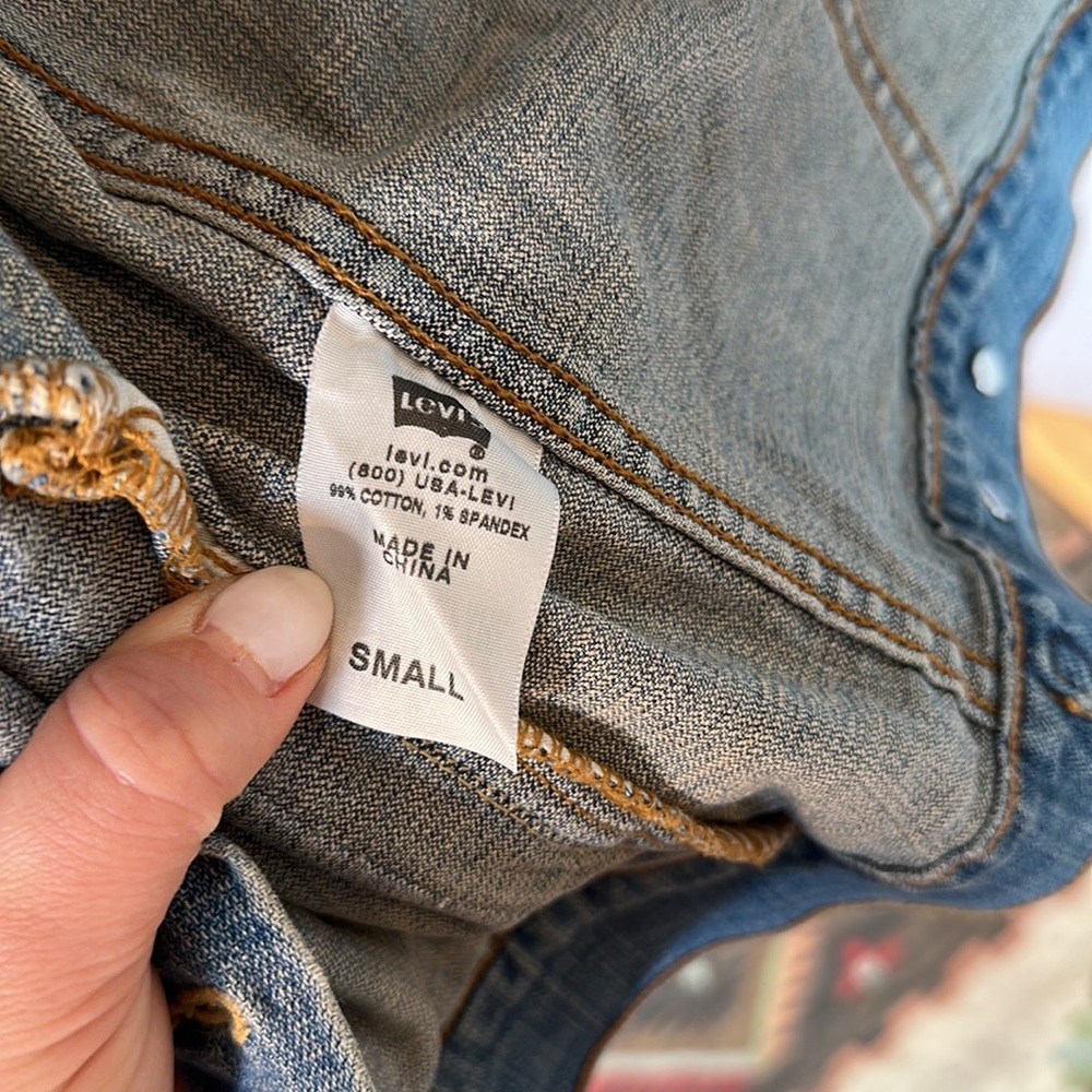 Levi Jean Jacket Women’s Small - Picture 3 of 4